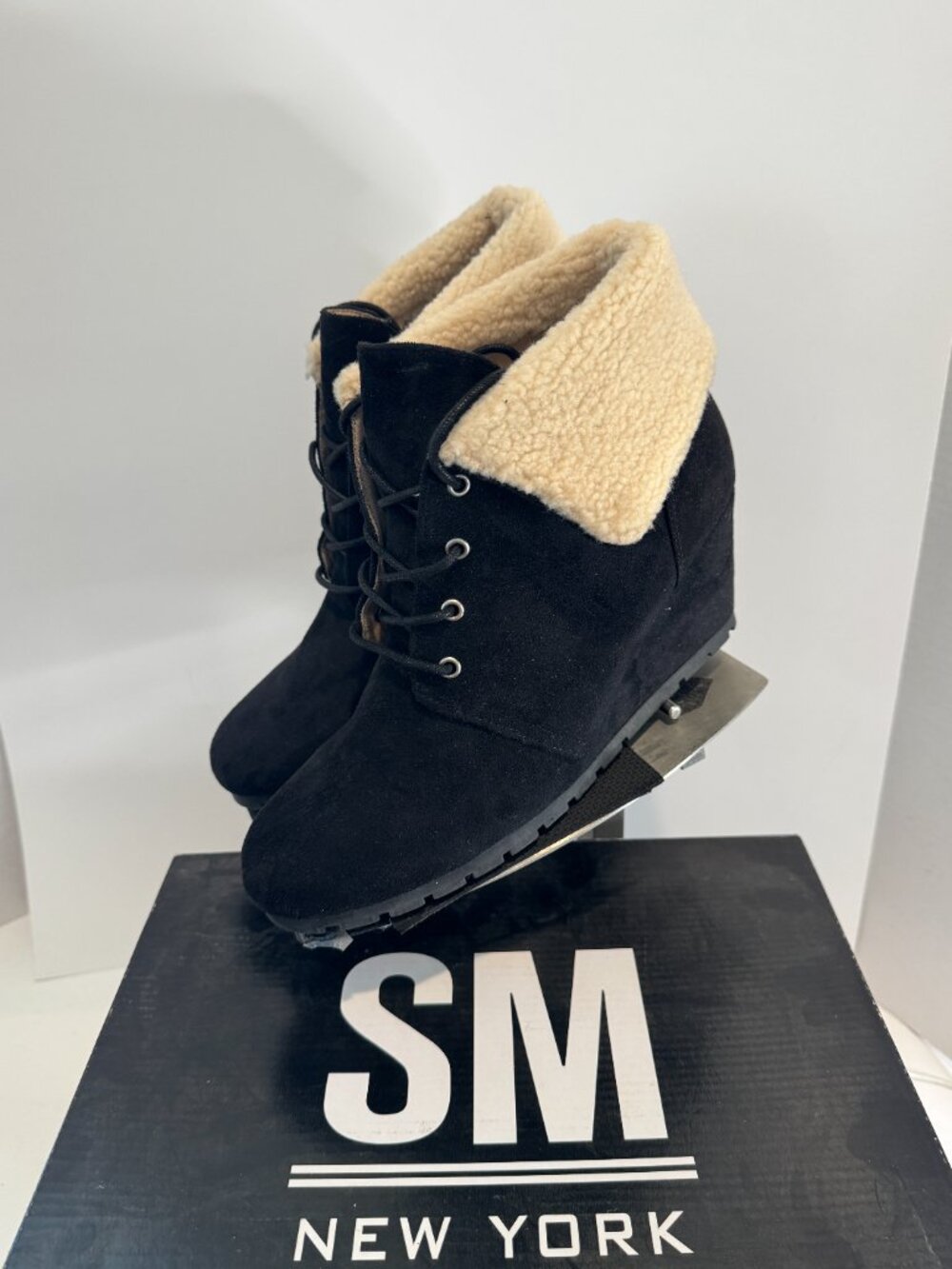 SM NEW YORK Wedge Winter Boots size 10 Brand NEW